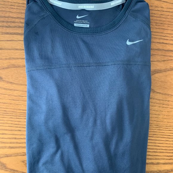 Nike Dri-Fit running top - Picture 2 of 3